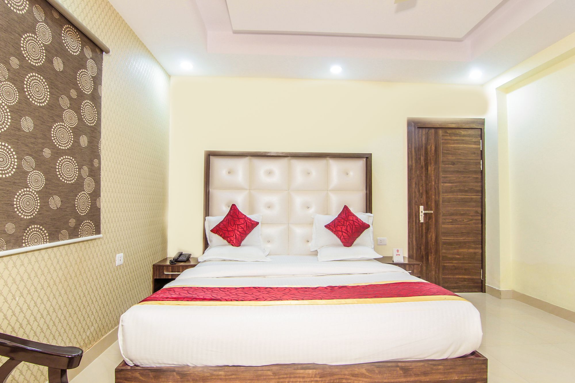 Hotel Ss Grand Лакнау Екстериор снимка
