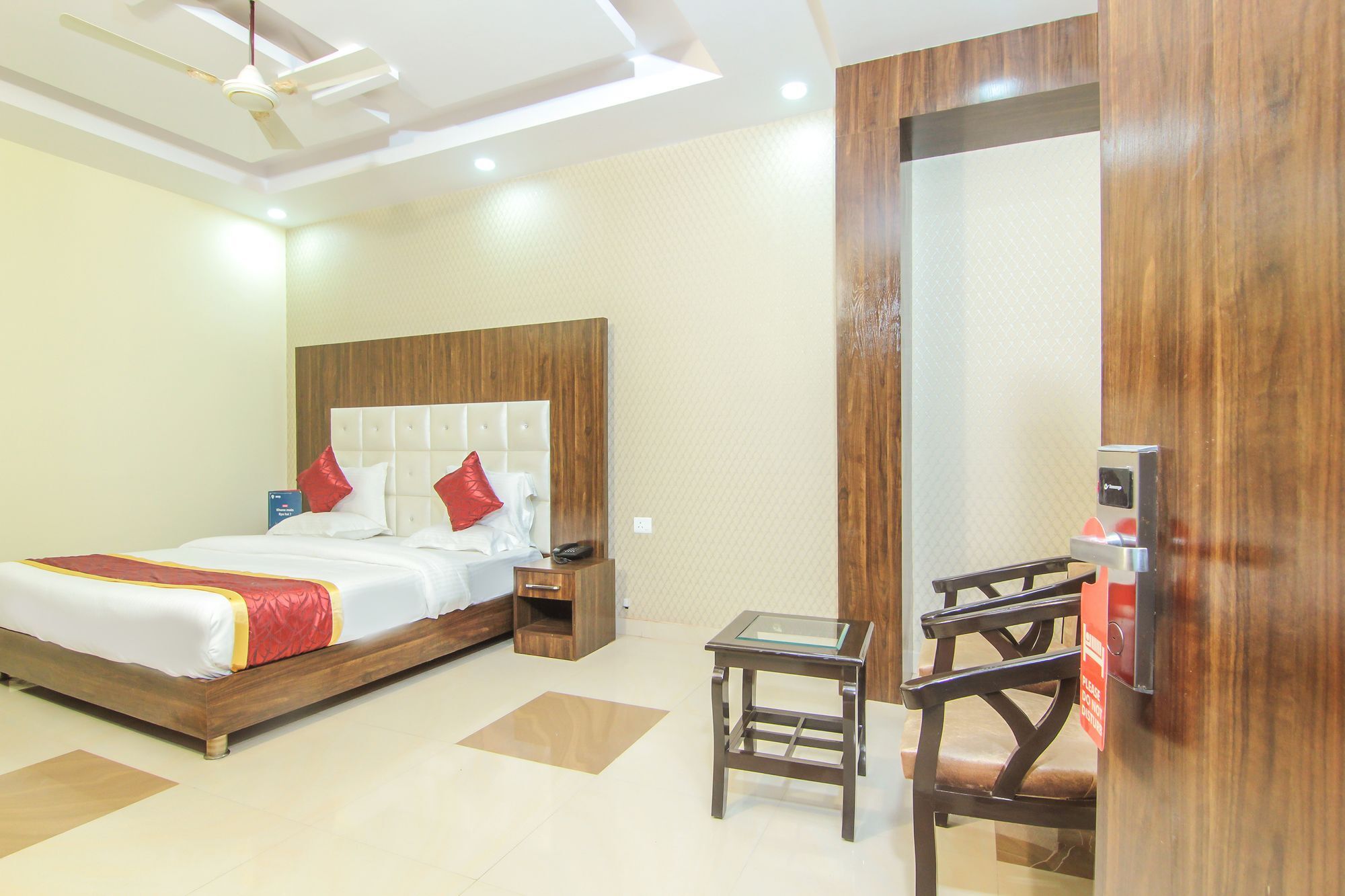 Hotel Ss Grand Лакнау Екстериор снимка