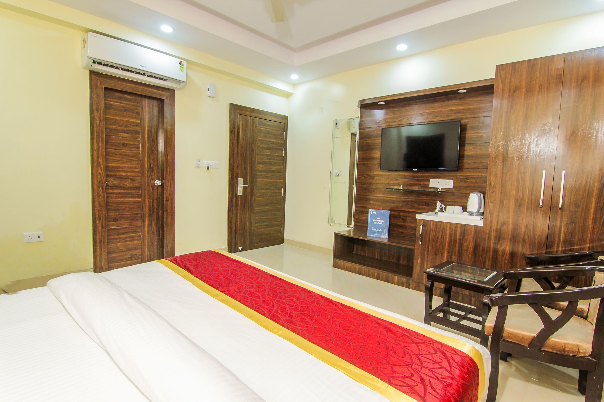 Hotel Ss Grand Лакнау Екстериор снимка