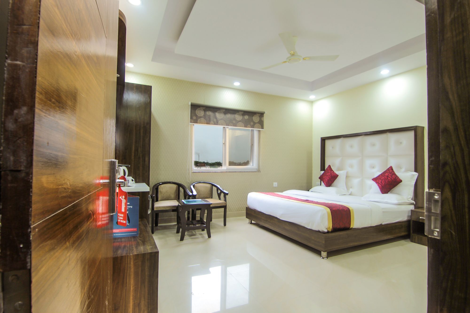 Hotel Ss Grand Лакнау Екстериор снимка