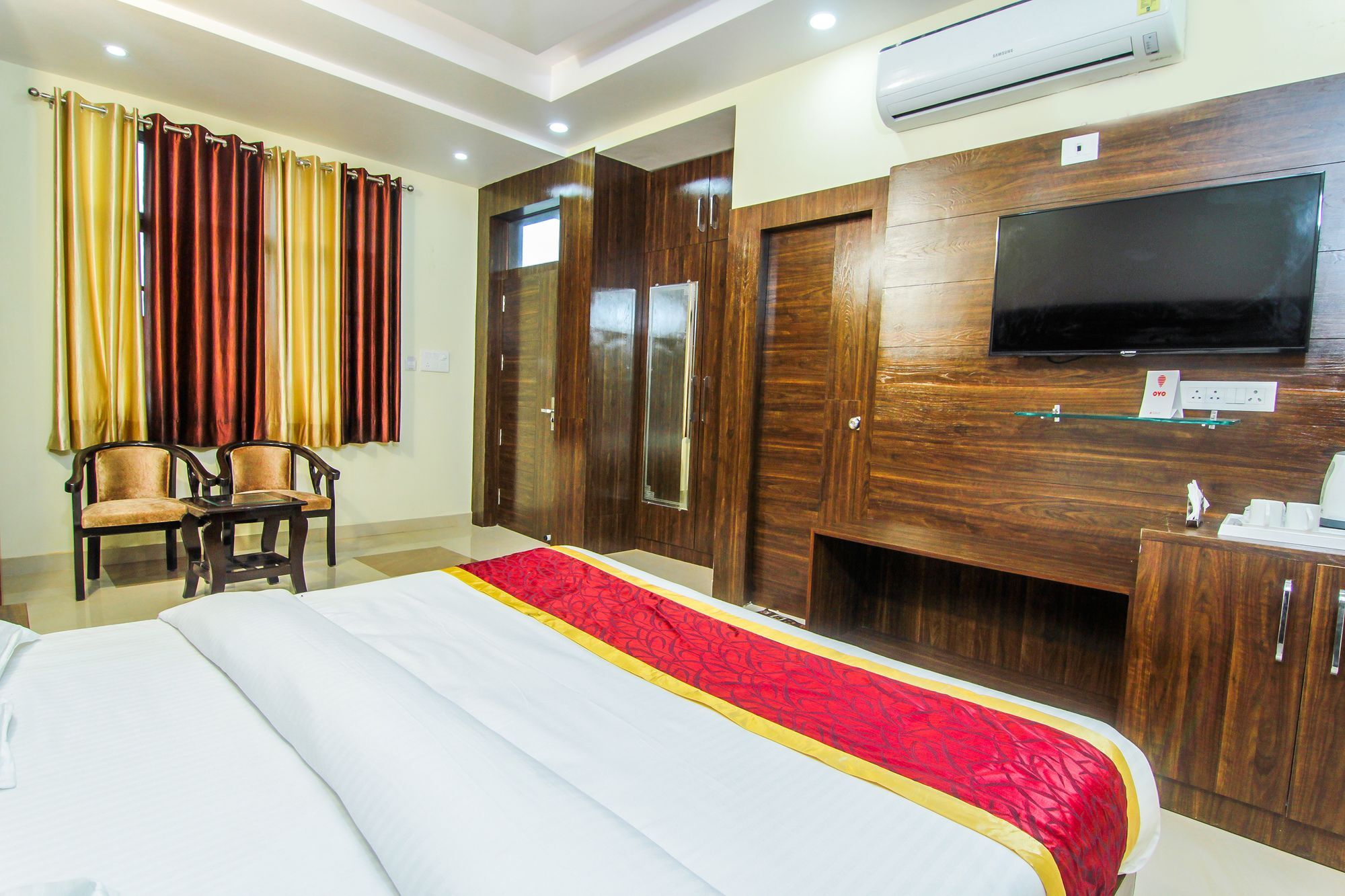 Hotel Ss Grand Лакнау Екстериор снимка